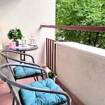 Chill & Explore By Cooee Apartament *