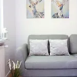 Chill & Explore By Cooee Apartament *