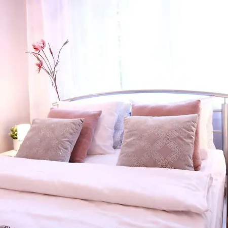Chill & Explore By Cooee Apartment Warsaw